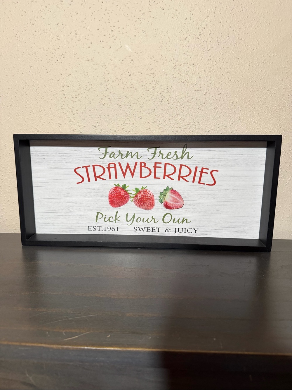 Dual sided wall decor! Very cute and unique